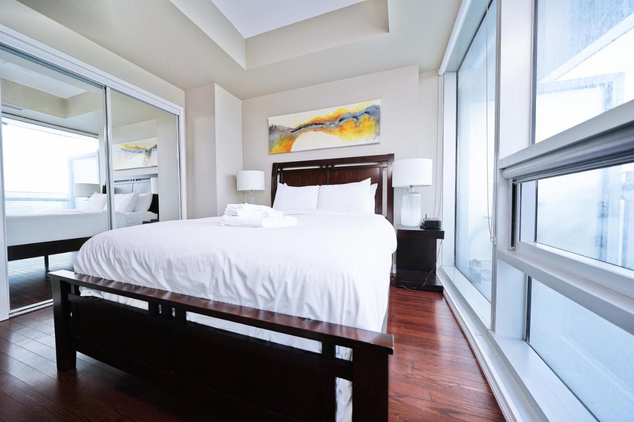The York Boutique Suites โตรอนโต ภายนอก รูปภาพ