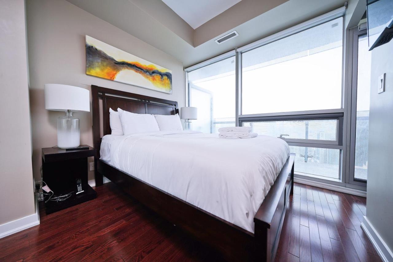 The York Boutique Suites โตรอนโต ภายนอก รูปภาพ