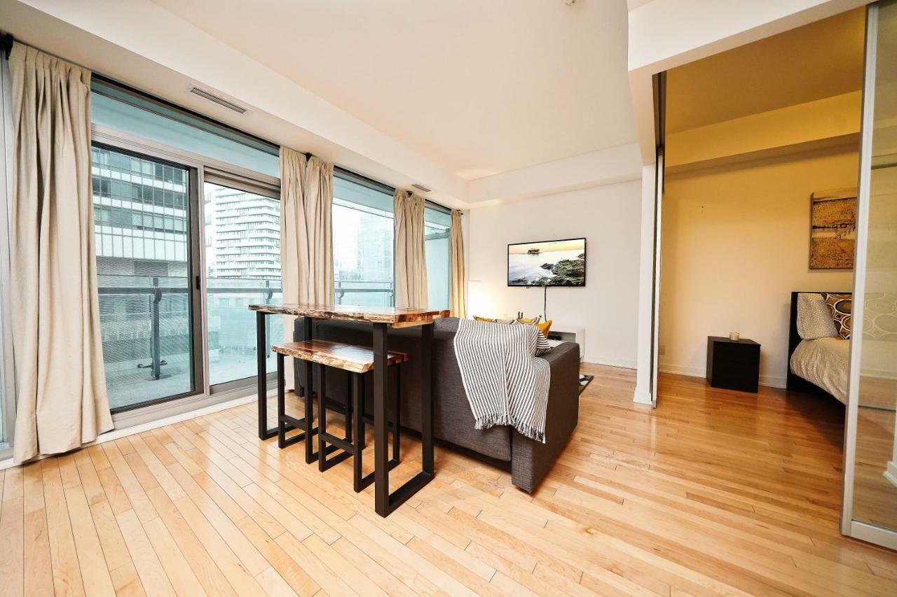 The York Boutique Suites โตรอนโต ภายนอก รูปภาพ