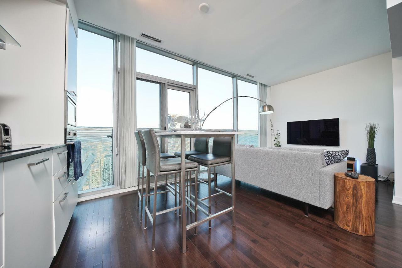 The York Boutique Suites โตรอนโต ภายนอก รูปภาพ