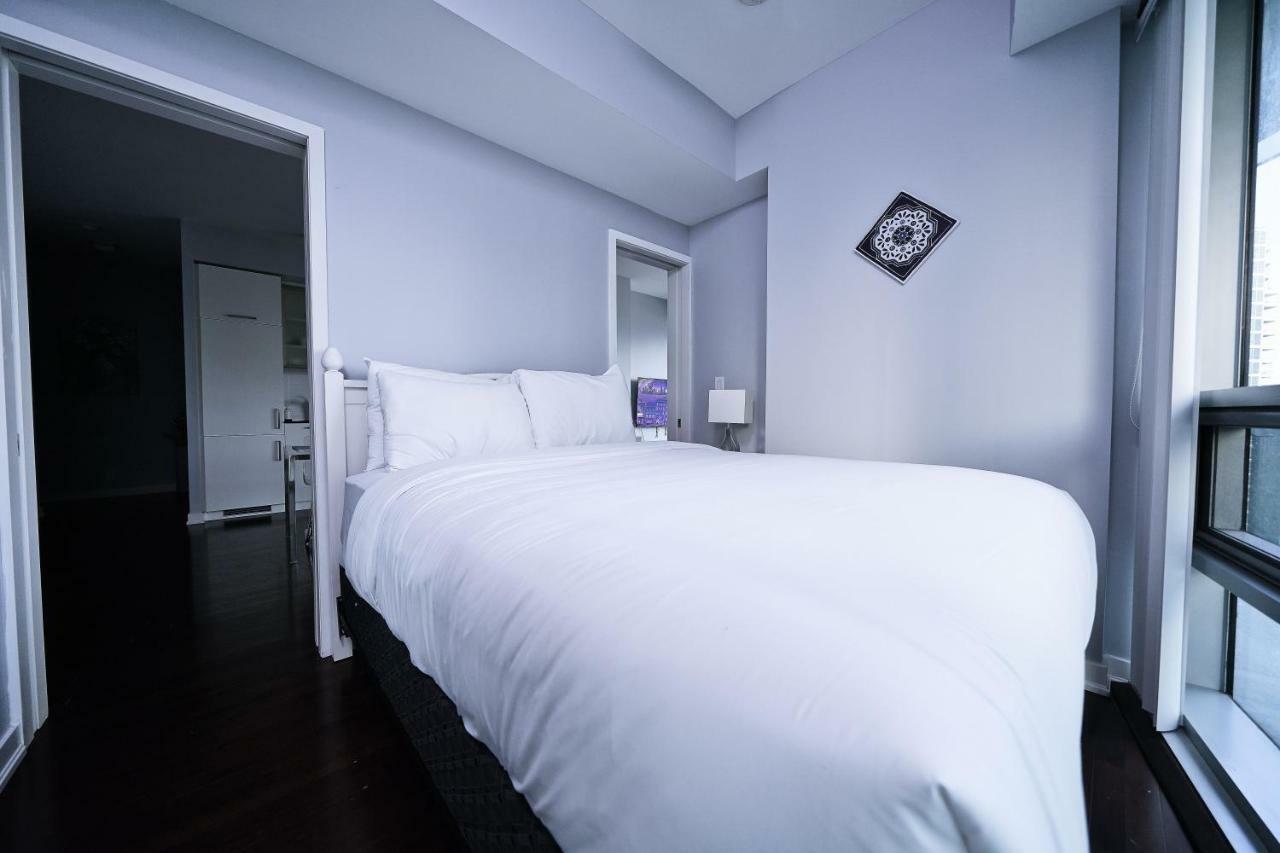 The York Boutique Suites โตรอนโต ภายนอก รูปภาพ