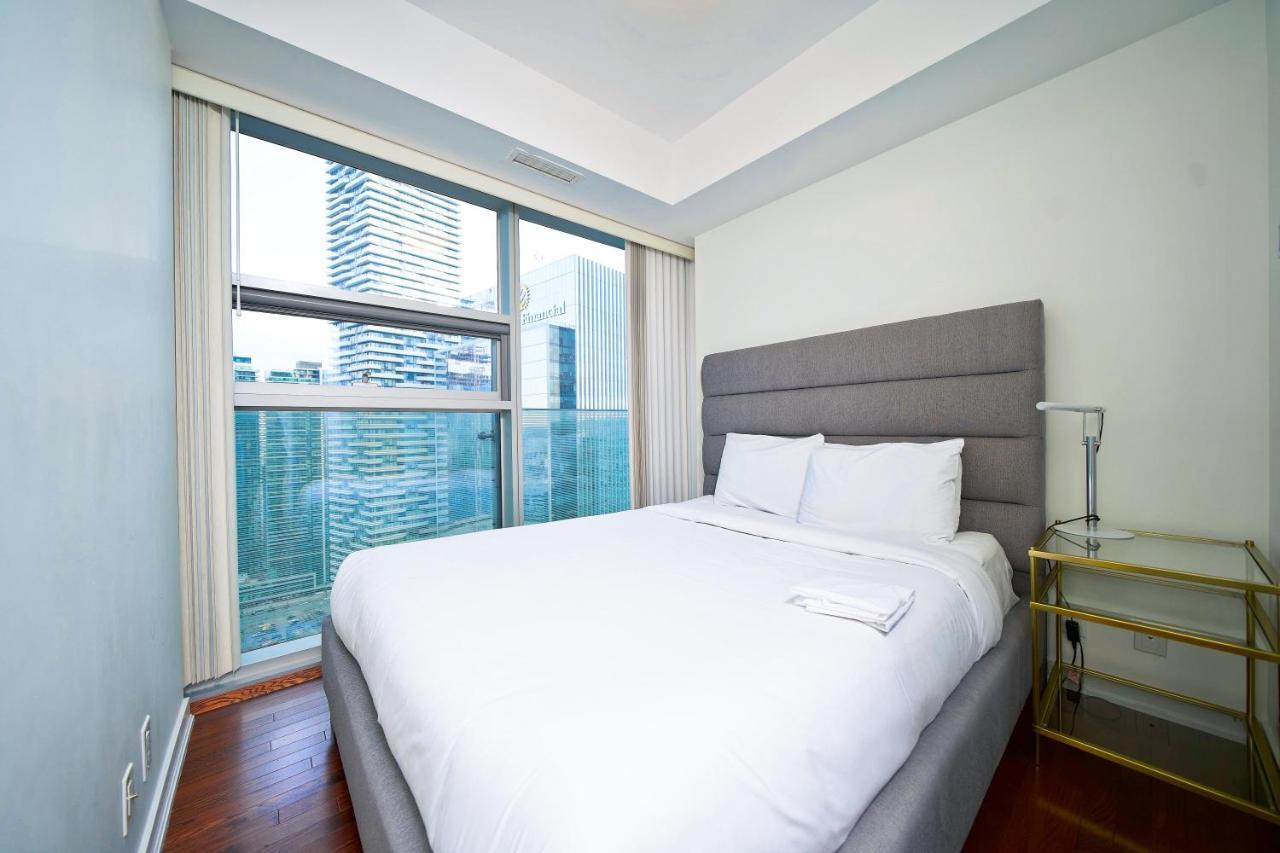 The York Boutique Suites โตรอนโต ภายนอก รูปภาพ