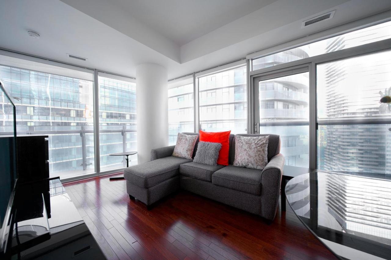 The York Boutique Suites โตรอนโต ภายนอก รูปภาพ